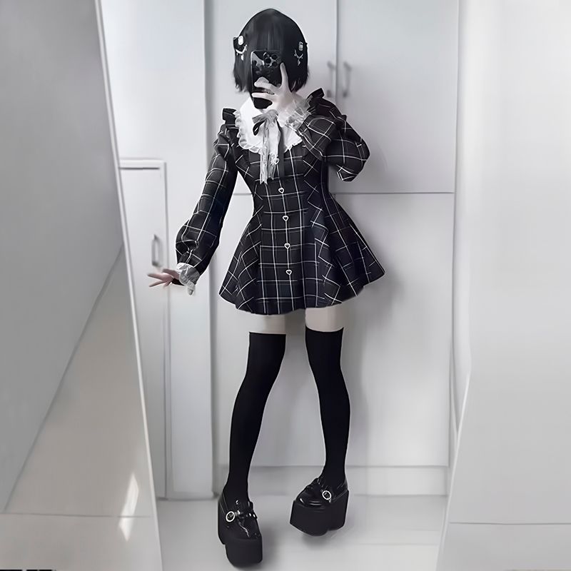 robe à manches longues, robe noire, robe avec nœud, robe à carreaux, robe avec col